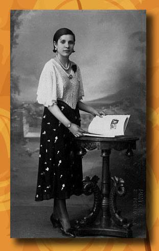 “Pano de fondo/ Paño de fondo”, foto de estudio fuera del estudio. 369601_oboi-rvanye_starye-oboi_tekstura_carapiny_vektor_3289x2166_copia