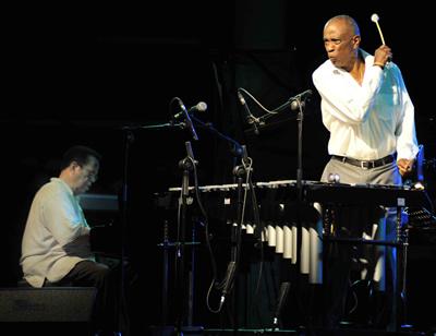 Bobby Hutcherson & Cedar Walton Quintet (XXIII Jazz en la Costa , Parque El Majuelo, Almuñécar, Granada, 17-VII-2010) Bobby Hutcherson & Cedar Walton Quintet (XXIII Jazz en la Costa , Parque El Majuelo, Almuñécar, Granada, 17-VII-2010)