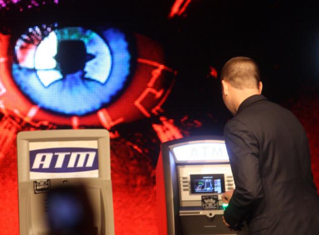 Black Hat: Inseguridad en cajeros basados en Windows CE BH