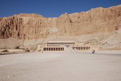 Un Paseo por la Cultura del Nilo. Parte 2: EL Egiptólogo de Christian Jacq Un Paseo por la Cultura del Nilo. Parte 2: EL Egiptólogo de Christian Jacq