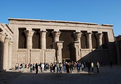 Un Paseo por la Cultura del Nilo. Parte 2: EL Egiptólogo de Christian Jacq Un Paseo por la Cultura del Nilo. Parte 2: EL Egiptólogo de Christian Jacq