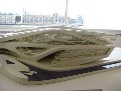 SC 134: Zaha Estiliza un Cráneo de Brachiosuarus con una Red Arácnida SC 134: Zaha Estiliza un Cráneo de Brachiosuarus con una Red Arácnida