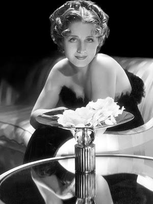 Un triunfo de mujer, una ambición de cine y una novela inacabada. Un triunfo de mujer, una ambición de cine y una novela inacabada.