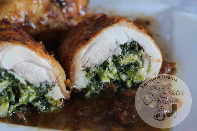 ROLLITOS DE POLLO CON ESPINACAS Y QUESO FRESCO A LAS HIERBAS PROVENZALES ROLLITOS DE POLLO CON ESPINACAS Y QUESO FRESCO A LAS HIERBAS PROVENZALES