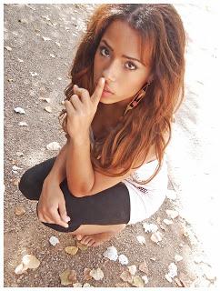 UNA TARDE DE DOMINGO UNA TARDE DE DOMINGO