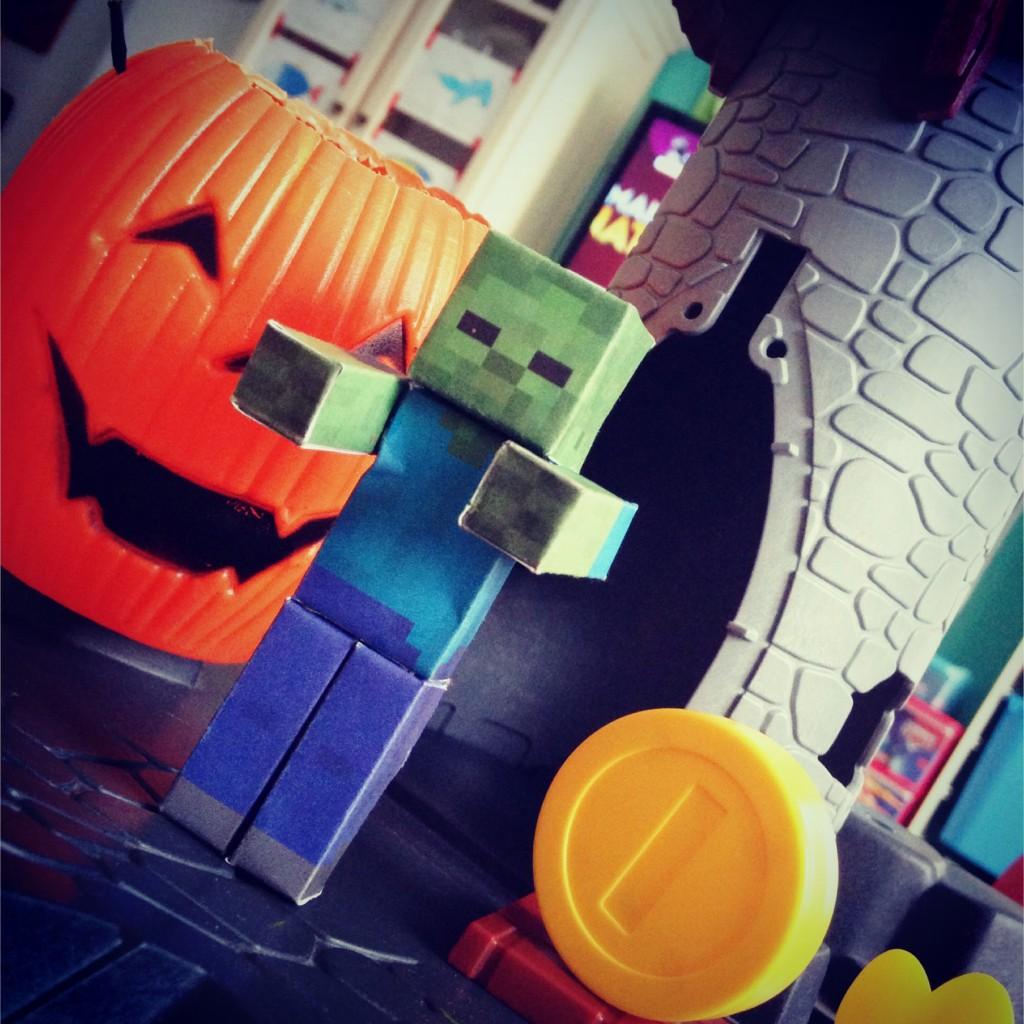 Cómo conseguir un disfraz de Halloween reciclando lo que tengas por casa y sin gastar un duro minecraft-halloween-zombie