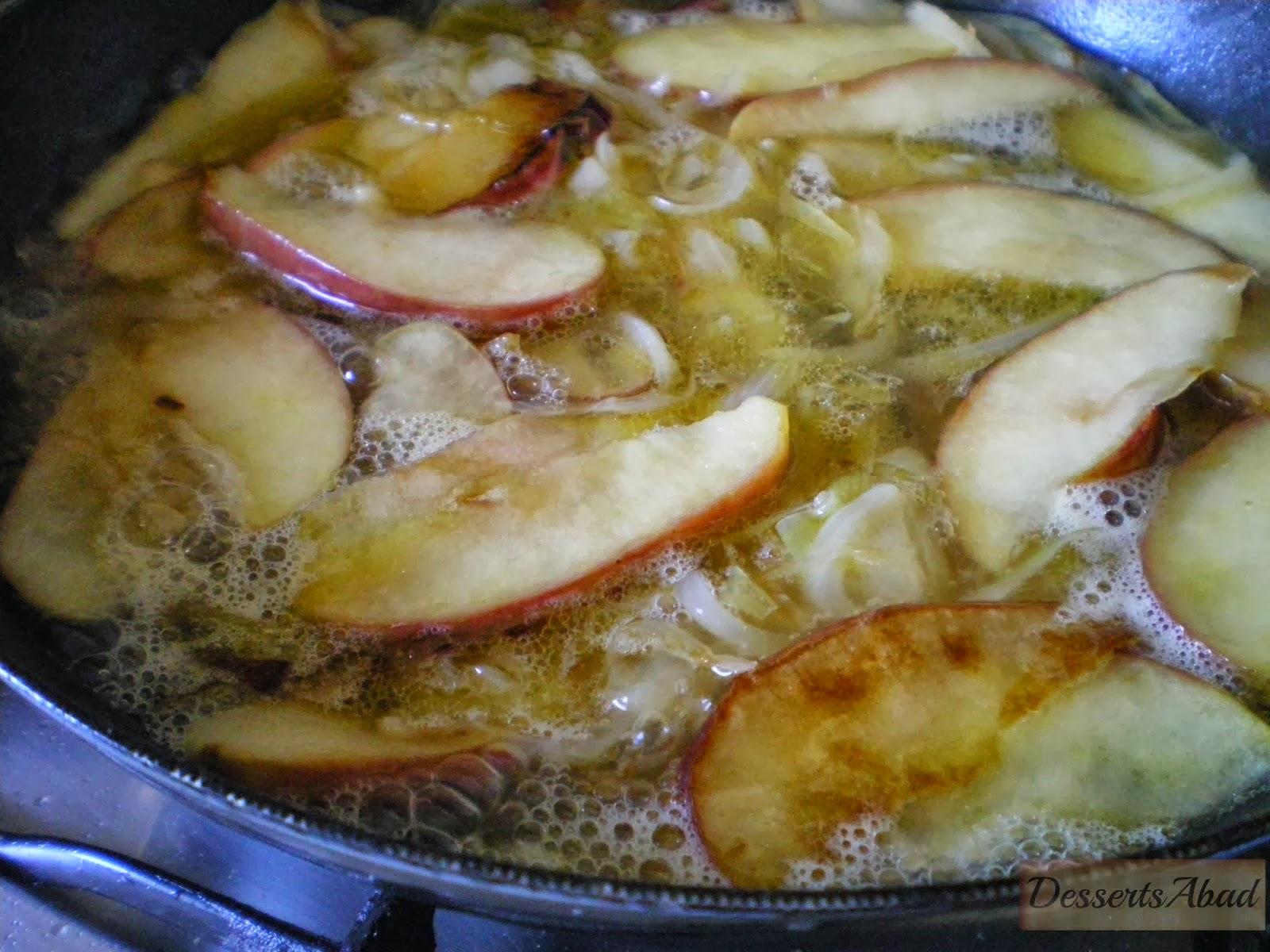 Lomo de salmón sobre manzanas caramelizadas con sidra