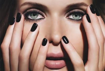 Beauty Trends: Black Nails