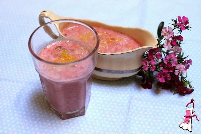 Smoothie (batido) de frutilla y banana + resultado (tardío) del sorteo! Smoothie (batido) de frutilla y banana + resultado (tardío) del sorteo!