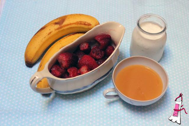 Smoothie (batido) de frutilla y banana + resultado (tardío) del sorteo! Smoothie (batido) de frutilla y banana + resultado (tardío) del sorteo!