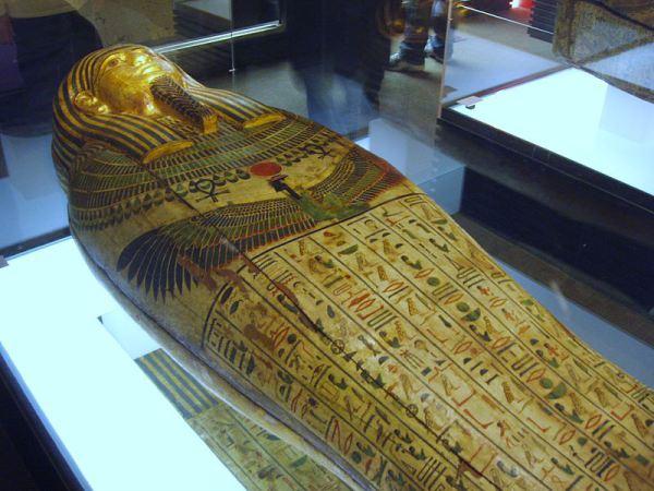Ruta por Egipto en España (Madrid, Barcelona, León) museo_arqueologico_nacional_sarcofago_egipcio