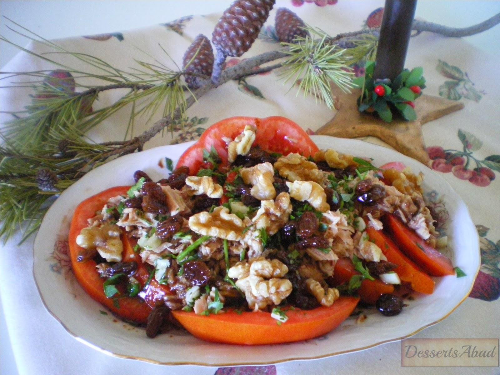 Ensalada de tomates con pasas y nueces