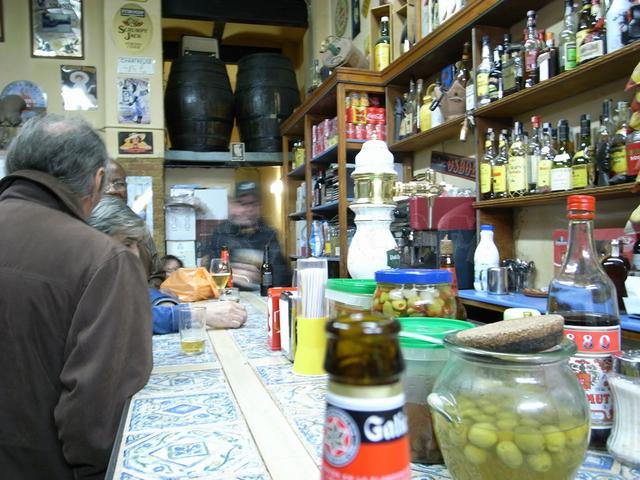 Armando y su bodega de las maquinas de coser El Celler de Frank Petersen