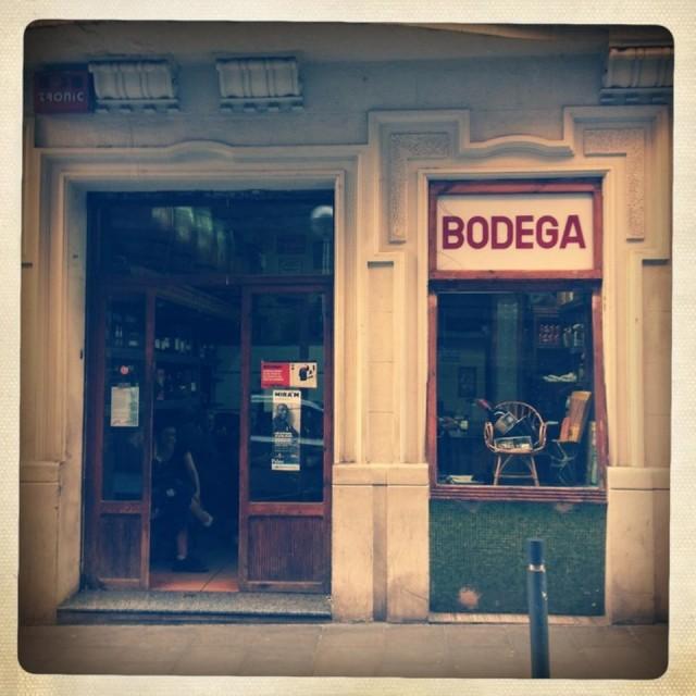 Armando y su bodega de las maquinas de coser bodega raval vermut