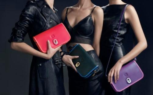 Loewe presenta el bolso INÉS, dos en uno Loewe presenta el bolso INÉS, dos en uno