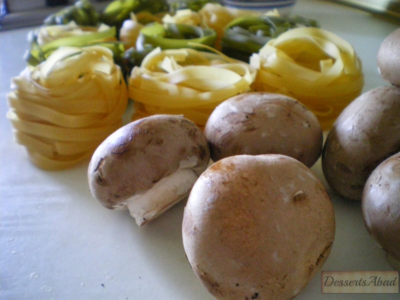 Tagliatelle al funghi o nidos con setas Tagliatelle al funghi o nidos con setas