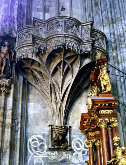 Los “mirones” de la Catedral de Viena Pie de órgano R