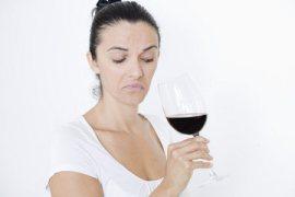 Los defectos más comunes del vino mal olor