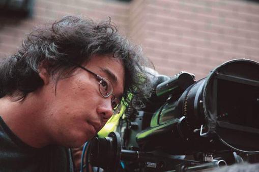 Palpitando el 28 Festival Internacional de Cine de Mar del Plata Bong-Joon-Ho-with-camera