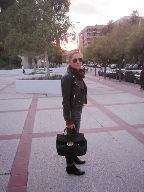 LOOK273-13.11.20137:30BÁSICO : CAZADORA PERFECTO ¡¡Hola a... LOOK273-13.11.20137:30BÁSICO : CAZADORA PERFECTO ¡¡Hola a...