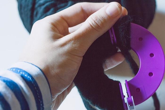 DIY DOUBLE POM POM BEANIE #WEAREKNITTERS DIY DOUBLE POM POM BEANIE #WEAREKNITTERS