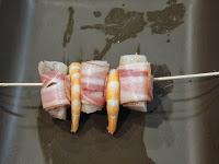 Brocheta de rape y langostinos con champiñones y salsa de turrón al Oporto Brocheta de rape y langostinos con champiñones y salsa de turrón al Oporto