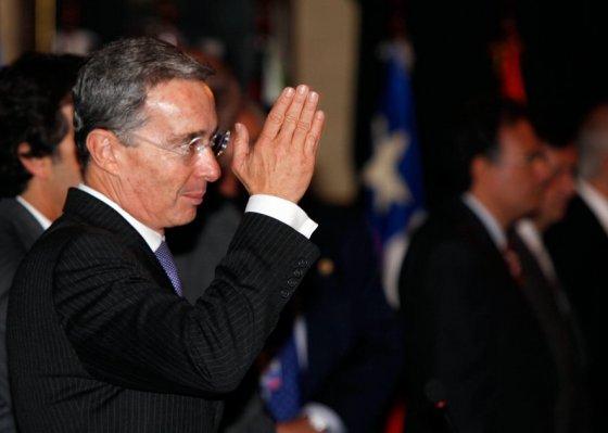 A Uribe le preocupa el 'alto costo' de su seguridad para el Estado