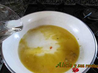 ROLLITOS DE COL RELLENOS AL CAVA ROLLITOS DE COL RELLENOS AL CAVA