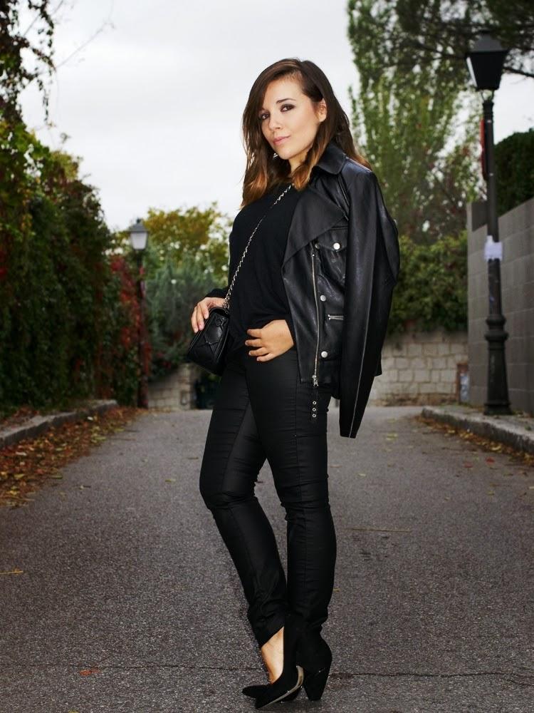 ALL IN BLACK ALL IN BLACK