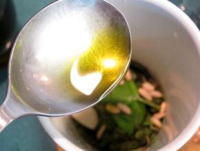 macarrones-integrales-con-salmon-fresco-y-pesto-de-albahaca-04 Macarrones integrales con salmón fresco y pesto de albahaca.