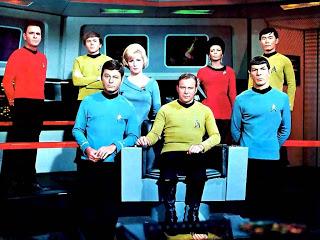 Tripulación de la «Enterprise» de «Star Trek», en el puente de mando.