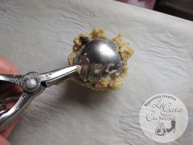 COOKIES DE NUECES Y PEPITAS DE CHOCOLATE COOKIES DE NUECES Y PEPITAS DE CHOCOLATE