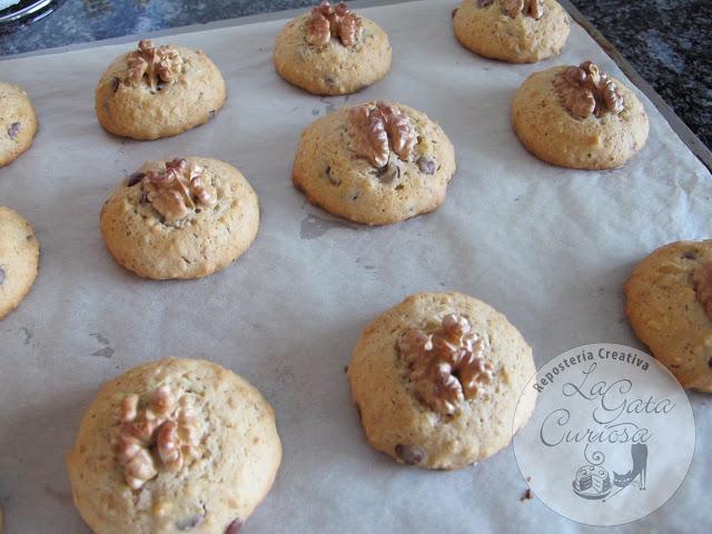 COOKIES DE NUECES Y PEPITAS DE CHOCOLATE COOKIES DE NUECES Y PEPITAS DE CHOCOLATE