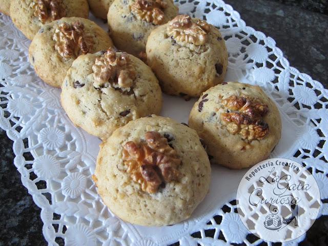 COOKIES DE NUECES Y PEPITAS DE CHOCOLATE COOKIES DE NUECES Y PEPITAS DE CHOCOLATE