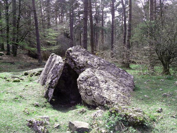 Aralar (Guipúzcoa y Navarra) dolmen_aralar_lugares_historia