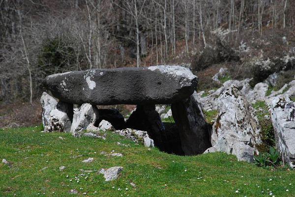 Aralar (Guipúzcoa y Navarra) dolmen_aralar_historia_lugares