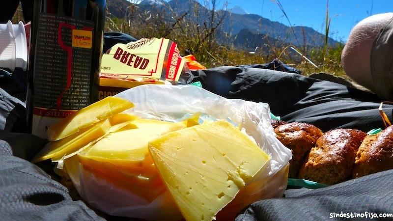 Día 11: Seguimos celebrando en Muktinat queso pan y vino