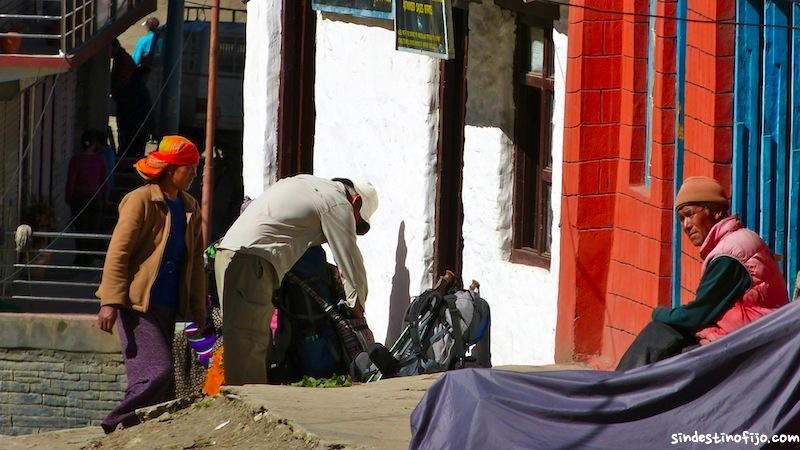 Día 11: Seguimos celebrando en Muktinat Escenas de calle en Muktinat