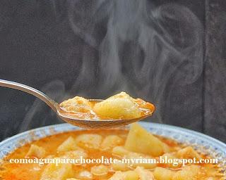 ESTOFADO DE PATATAS Y TIRAS DE CALAMAR. ESTOFADO DE PATATAS Y TIRAS DE CALAMAR.