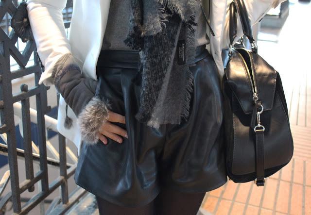 Grey mittens Grey mittens