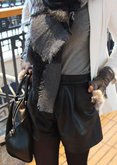 Grey mittens Grey mittens