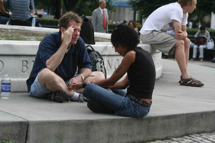 Cómo conseguir que tu amigo vea a un psicoterapeuta Cómo conseguir que tu amigo vea a un psicoterapeuta