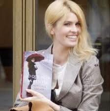 Lo que moja la lluvia. Adriana Abenia Lo que moja la lluvia. Adriana Abenia