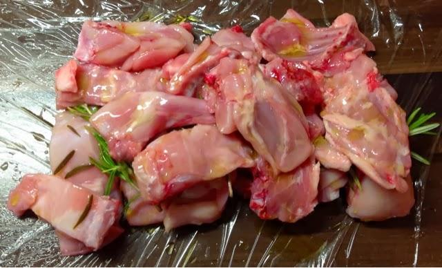 Conejo con tomate y romero Conejo con tomate y romero