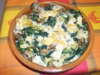 Espinacas con queso provolone Espinacas con queso provolone