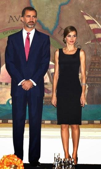 Dña. Letizia y el vestido con la espalda transparente que causó sensación Dña. Letizia y el vestido con la espalda transparente que causó sensación