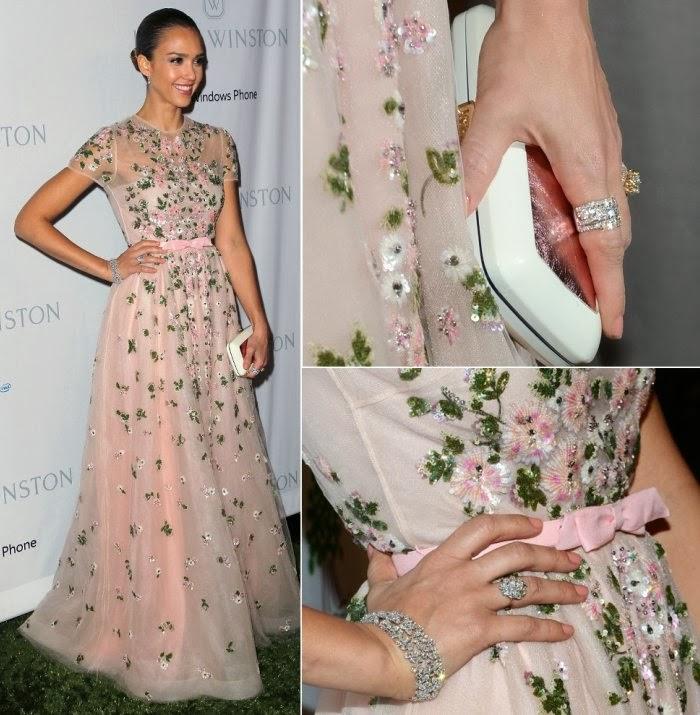 Jessica Alba impecable de Valentino...