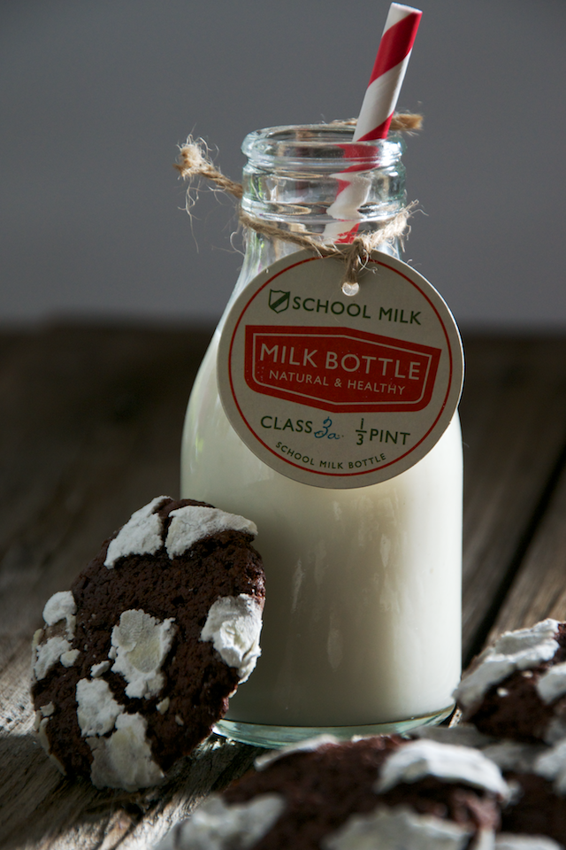 Chocolate crinkle cookies