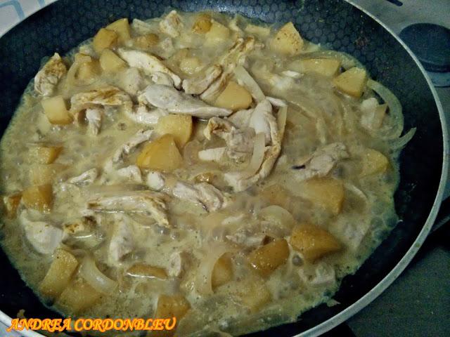 POLLO CON CEBOLLA, MANZANA, CURRY Y LECHE DE COCO POLLO CON CEBOLLA, MANZANA, CURRY Y LECHE DE COCO