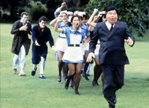 SOY MÉDICO Y ME SIENTO PERSEGUIDO Benny Hill